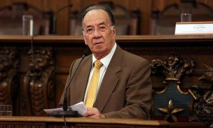 Diputado José Pérez rinde homenaje a exparlamentario Juan Lobos Krause, a cinco años de su fallecimiento
