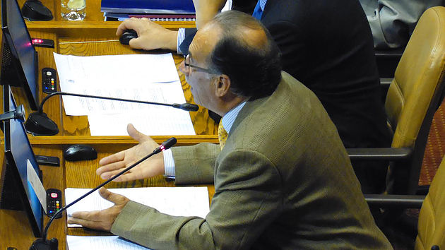 Diputado Pérez pide ley para garantizar carreras funcionarias a trabajadores hospitalarios