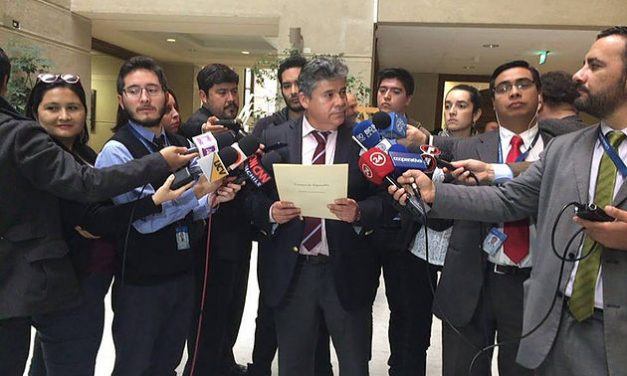 Diputado Espinosa propone que AFP estatal invierta en Codelco para evitar abrir cuprífera a capitales privados