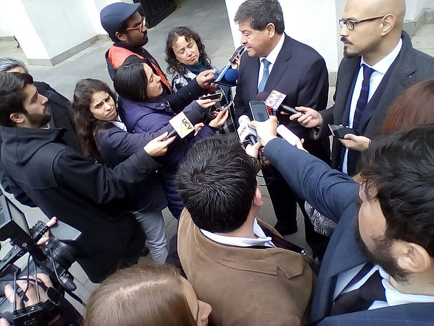 Ernesto Velasco pide presupuesto 2017 centrado en crecimiento económico, empleo y pensiones