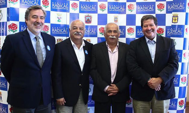 Senador Guillier se estrena como rostro PR para municipales: presentó candidatos radicales en Coquimbo y La Serena