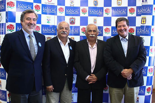 Senador Guillier se estrena como rostro PR para municipales: presentó candidatos radicales en Coquimbo y La Serena