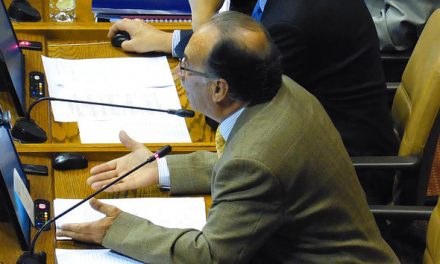 Diputado Pérez pide ley para garantizar carreras funcionarias a trabajadores hospitalarios
