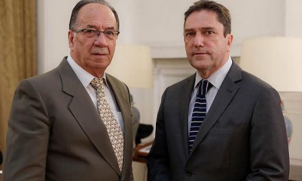 Diputado José Pérez se reúne con Ministro de Defensa para definir destino del puente mecano