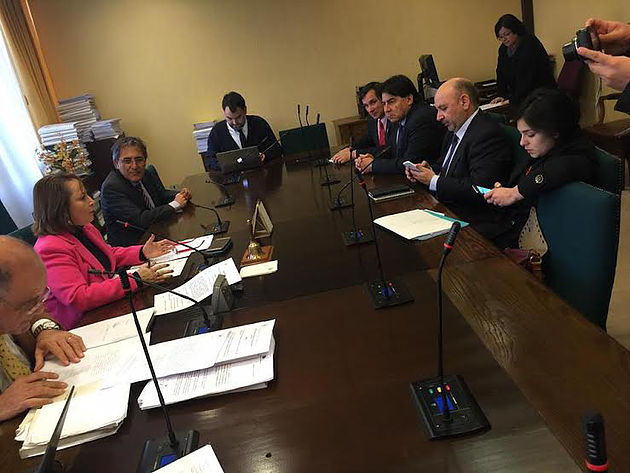 Directora de Fonasa concurrió a Comisión Investigadora sobre errores en decretos GES