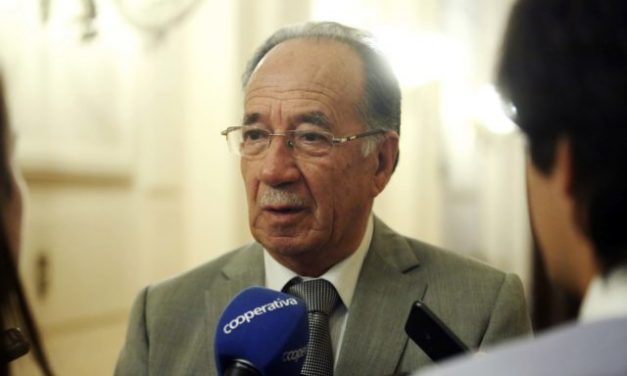 Diputado Pérez pide al Gobierno poner fin al paro de profesores y denuncia en la Cámara abuso policial contra manifestantes