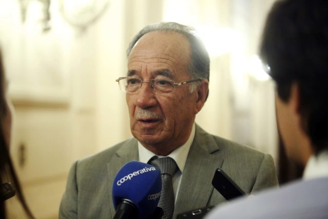 Diputado Pérez pide al Gobierno poner fin al paro de profesores y denuncia en la Cámara abuso policial contra manifestantes